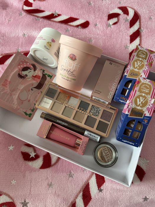 Zestaw kosmetyków nowych revolution rimmel everybody onlybio fluff itp