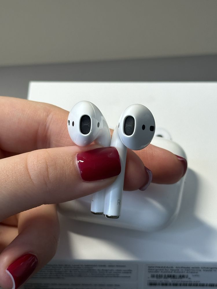 AirPods 2 б/в оригінал бездротові навушники