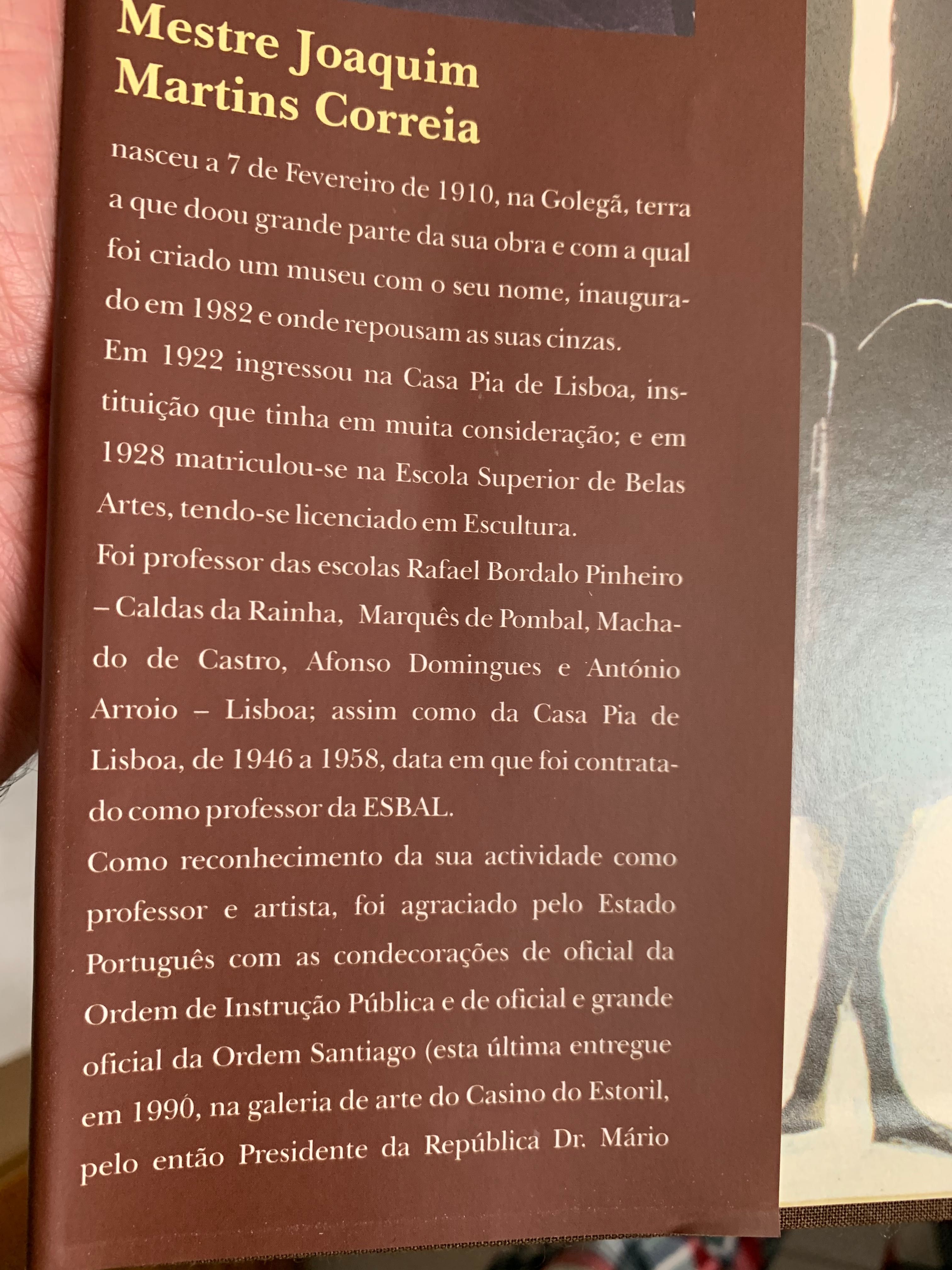 Livro do Pintor E Escultor Martins  Correia com as suas Obras a Cores