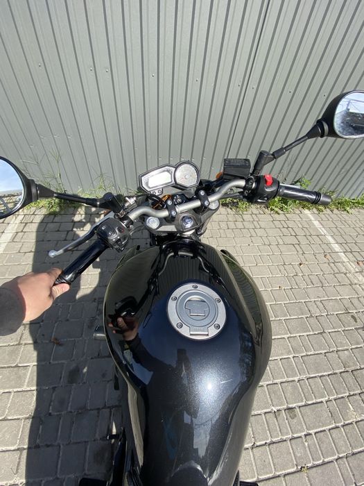 Мотоцикл Yamaha xj6 2010