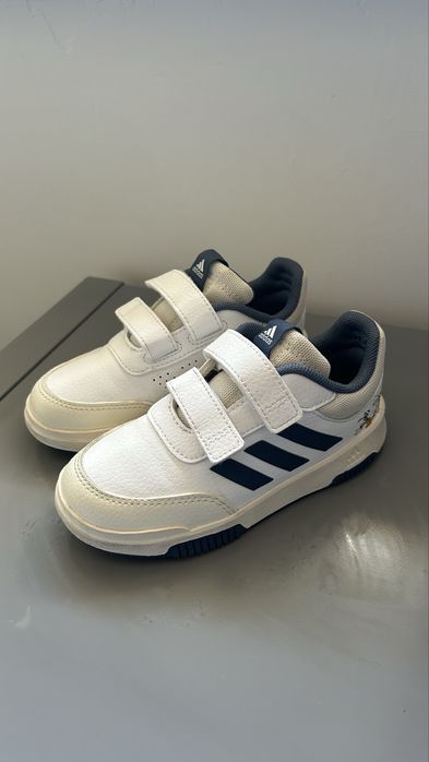 Sapatilhas Adidas Disney (tamanho 27)