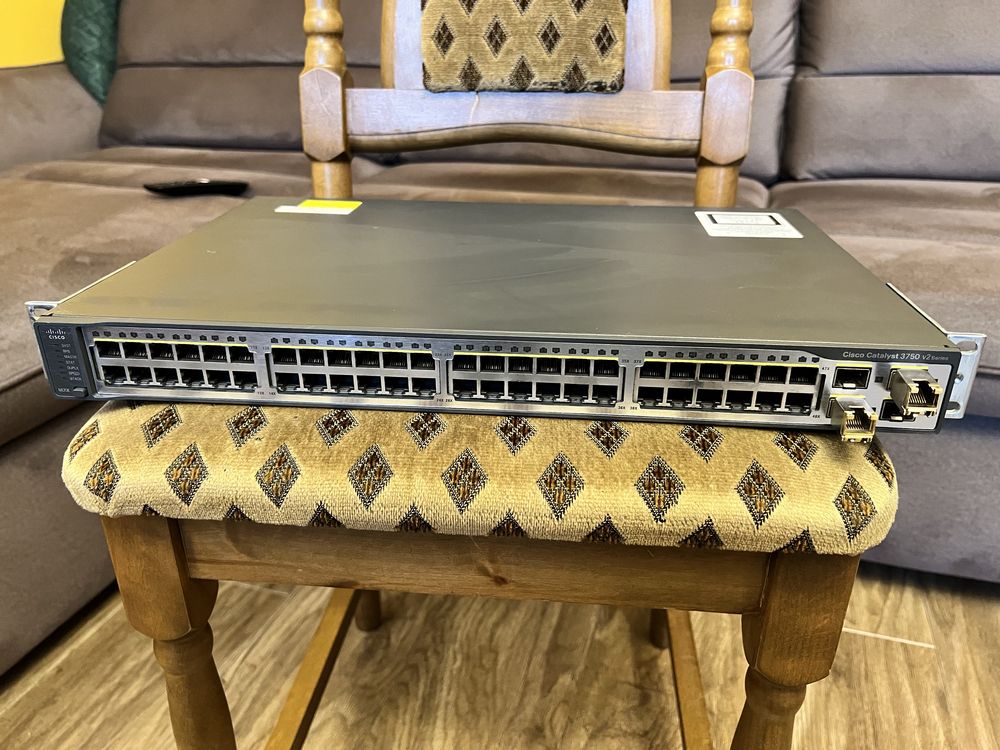 Switch Cisco Catalyst 3750 v2