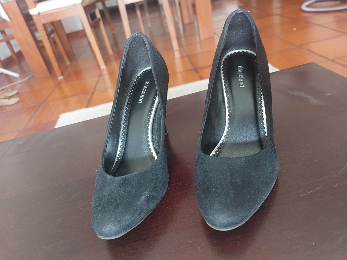 Sapato Preto tacão alto 7.5cm