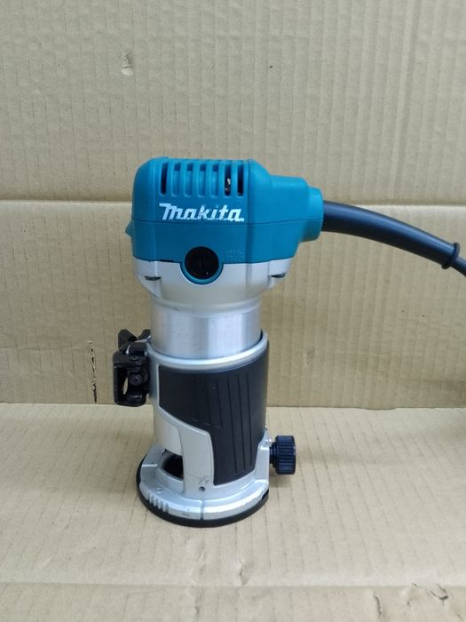 Makita RT0700C Frezarka Górnowrzecionowa Krawędziowa 710W 8mm