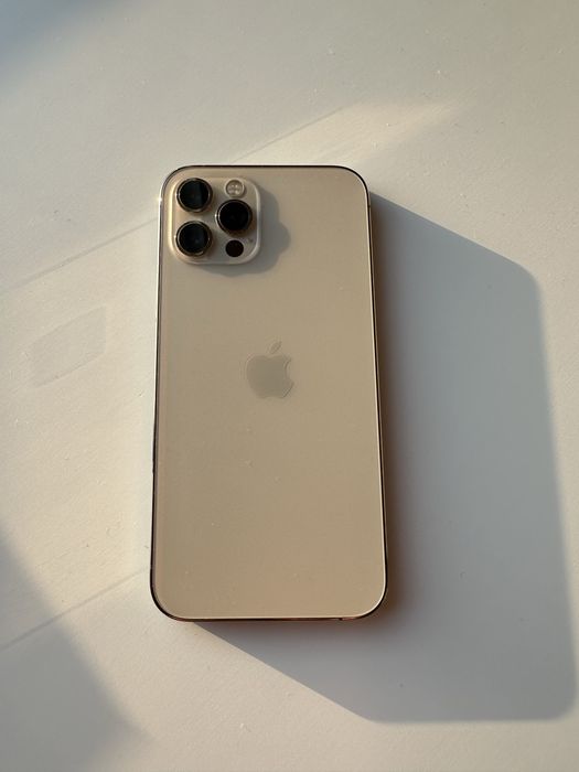 Продаю Iphone 13 і Iphone 12 pro