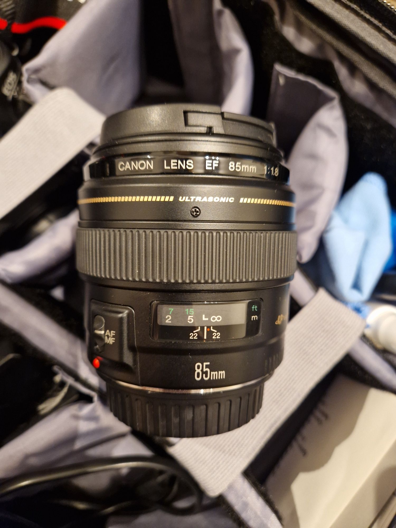 Objectiva Canon EF 85mm F 1.8 USM como nova