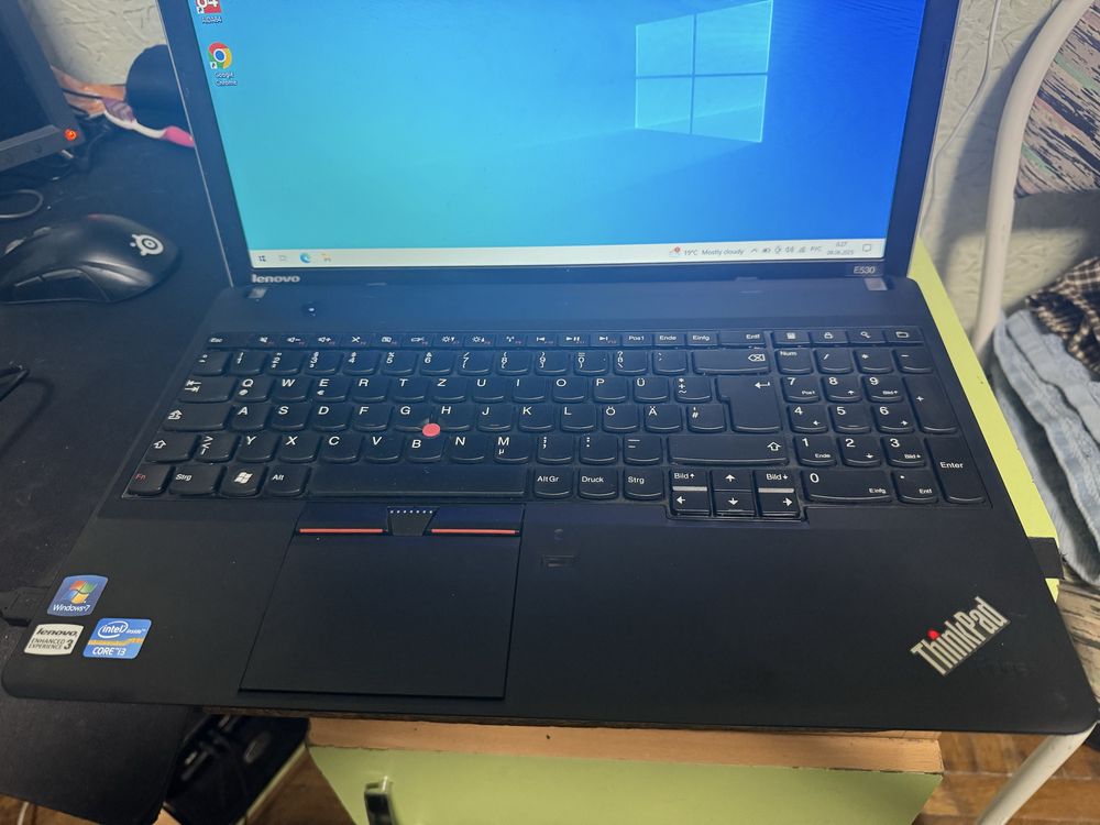 Бюджетний ноутбук Lenovo 15,6” i3 2-th/4RAM/батарея з Німеччини