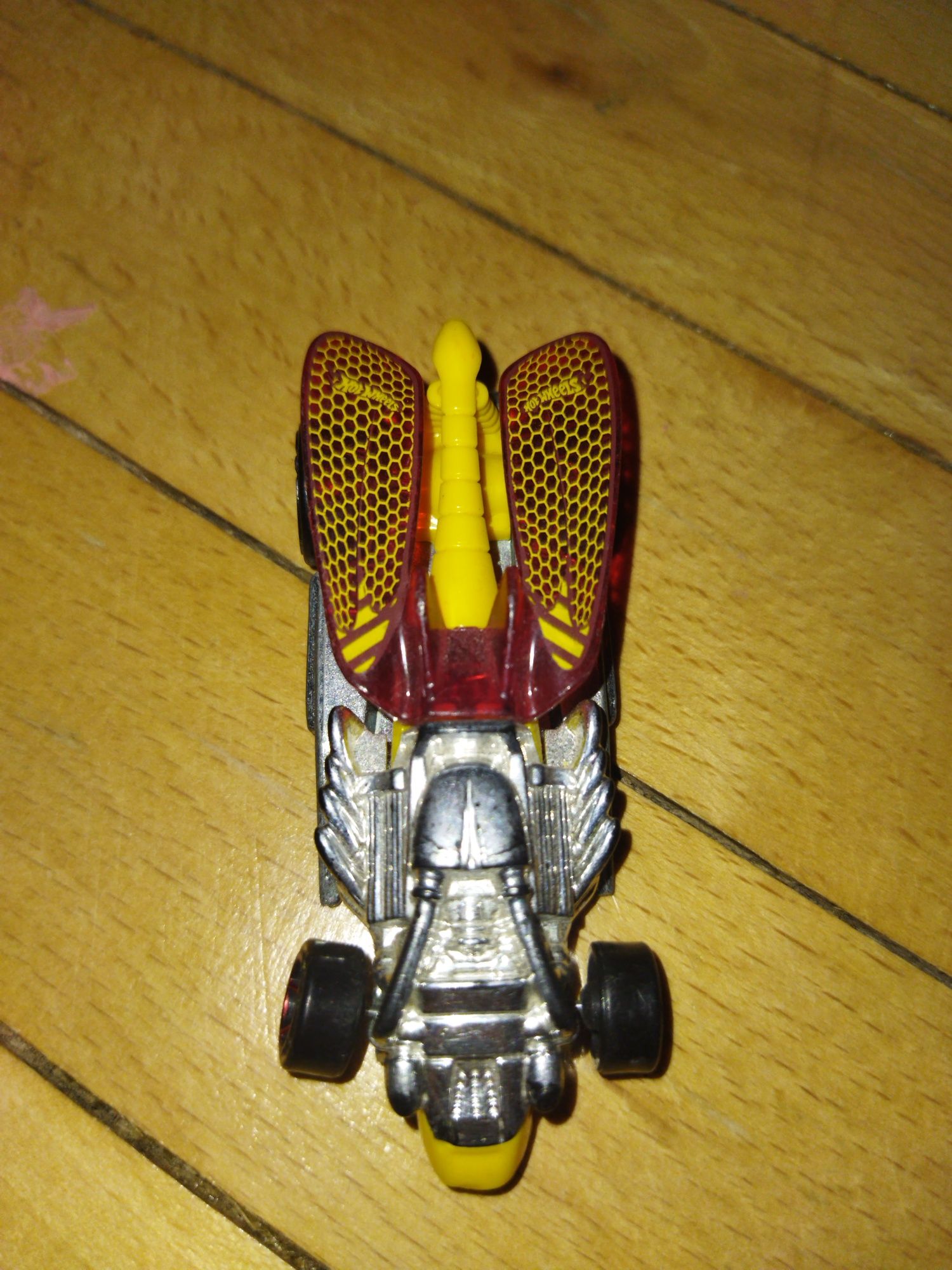 Yellow red dragon tail Hotwheels