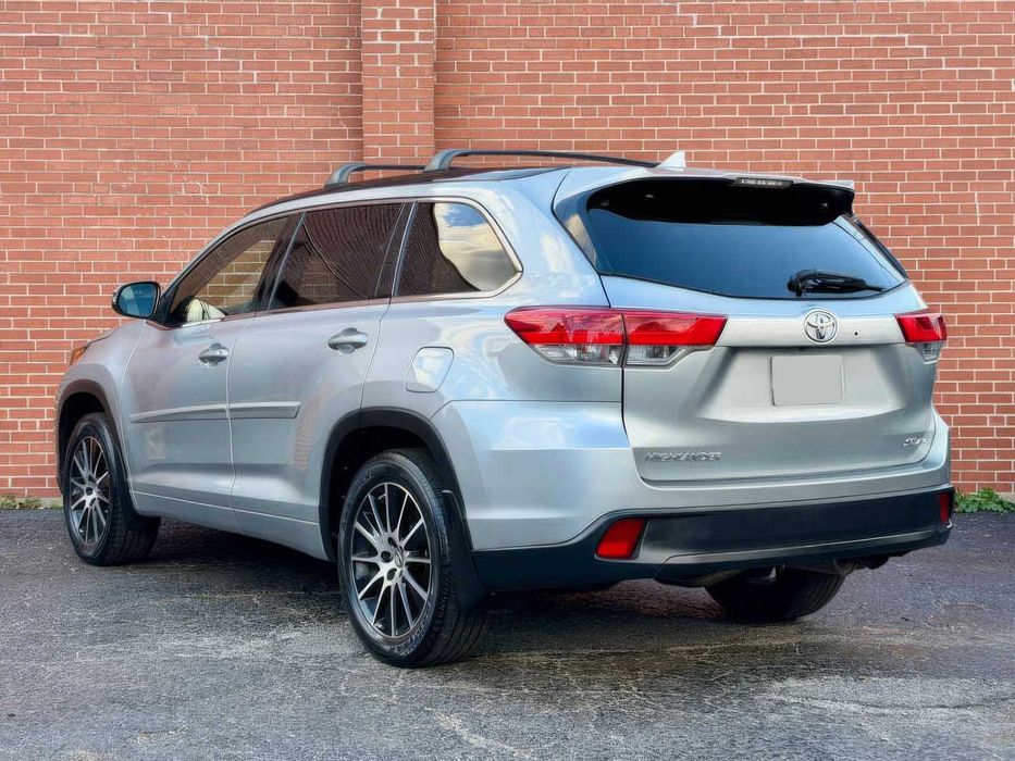 Toyota Highlander      2017
