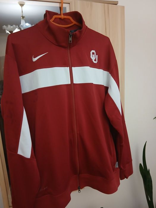 Кофта спортивна NIKE (бренд)