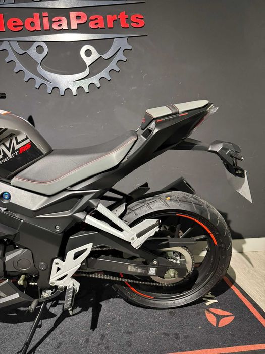 UM XTREET RS125 de 2022 com 2502 KMS