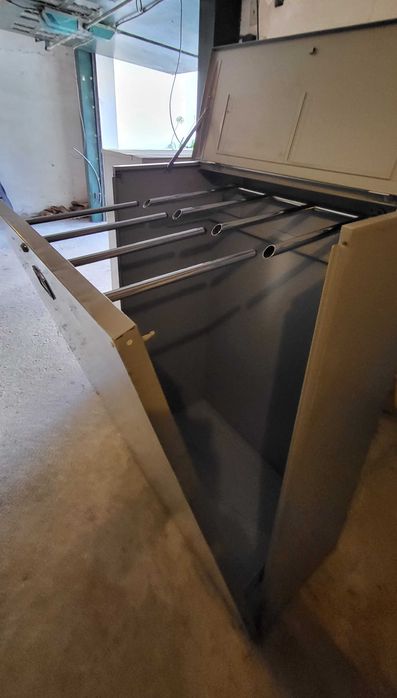 2 (dois)  arquivos metálicos verticais de desenhos tamanho A0