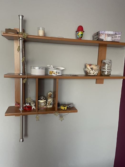 Szafka wiszaca na książki ,pamiątki.Szafka firmy Bog Fran