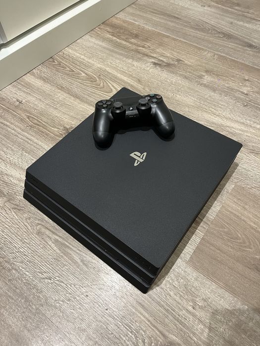 Consola Sony PS4 Pro 4K de 1 TB + 1 comando DualShock