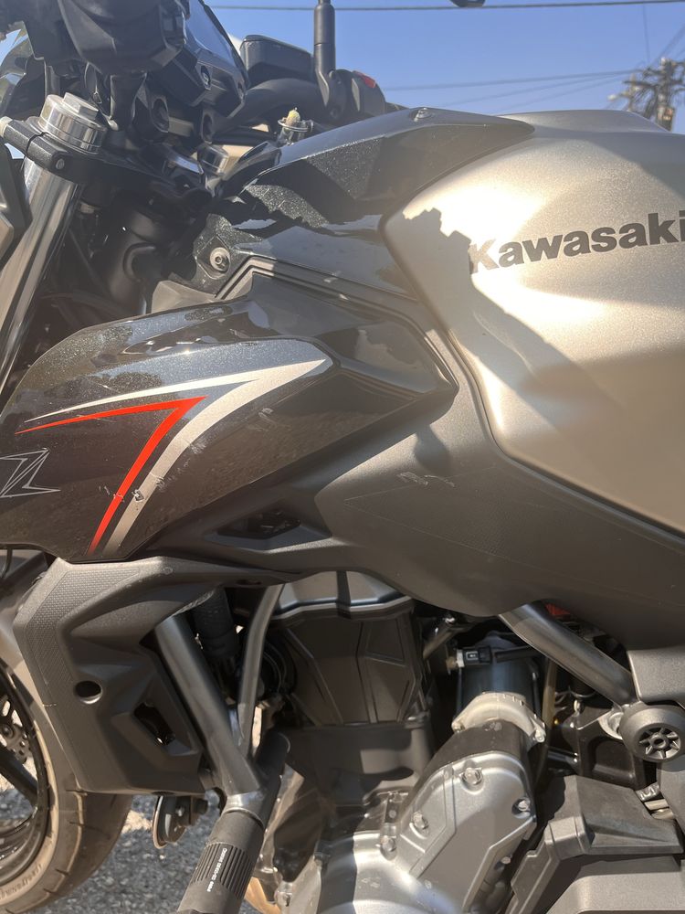 Kawasaki Z650 com apenas 10.500 km
