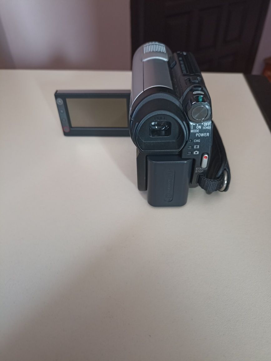 Продам видеокамеру SONY!