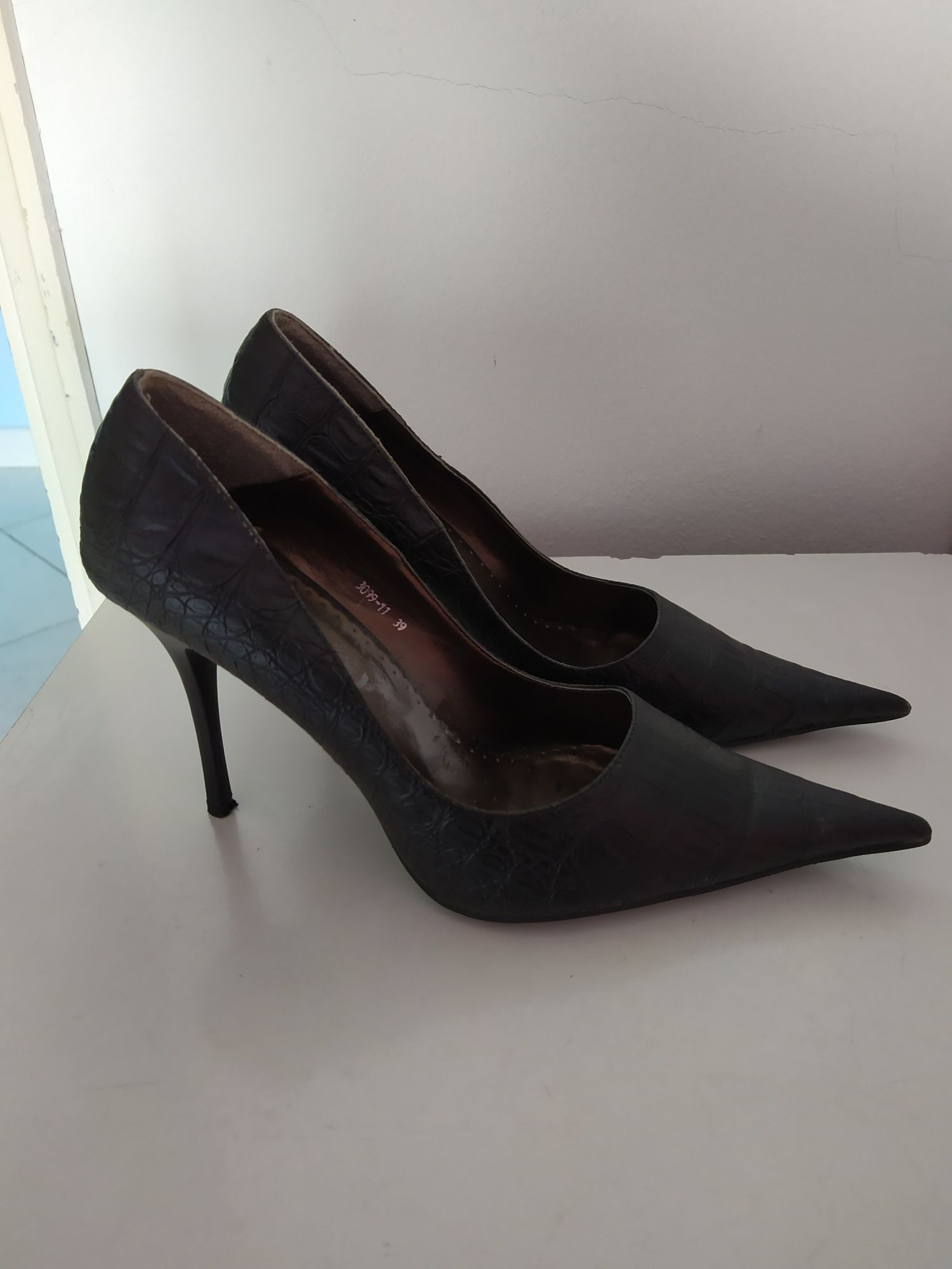 Sapatos stileto 38-39