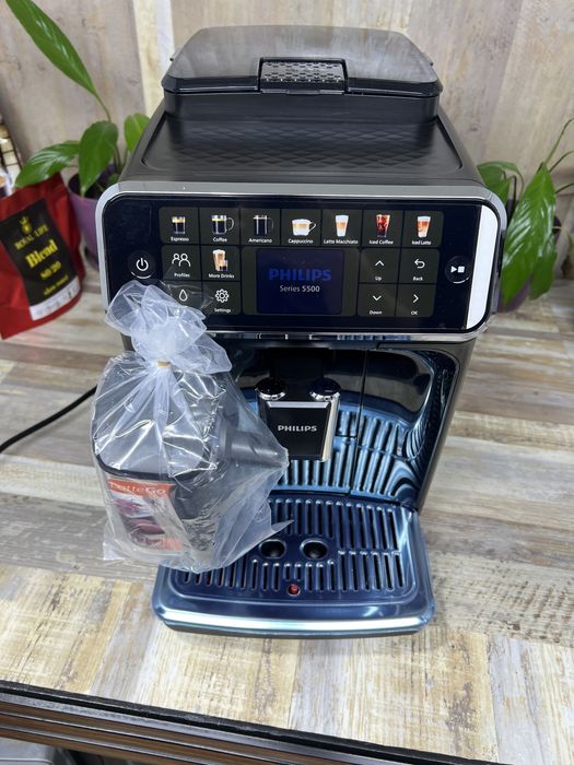 Кавомашина Philips LatteGo Series 5500 Series EP5547/90