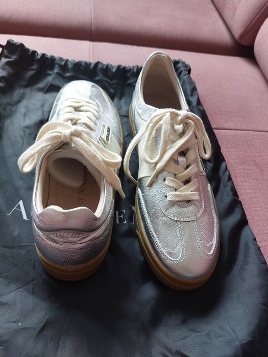 Adidasy Agua de Mayo