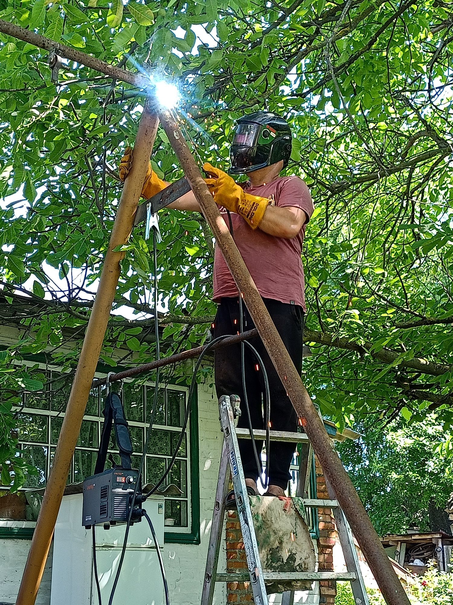 Сварщик Зварювальник