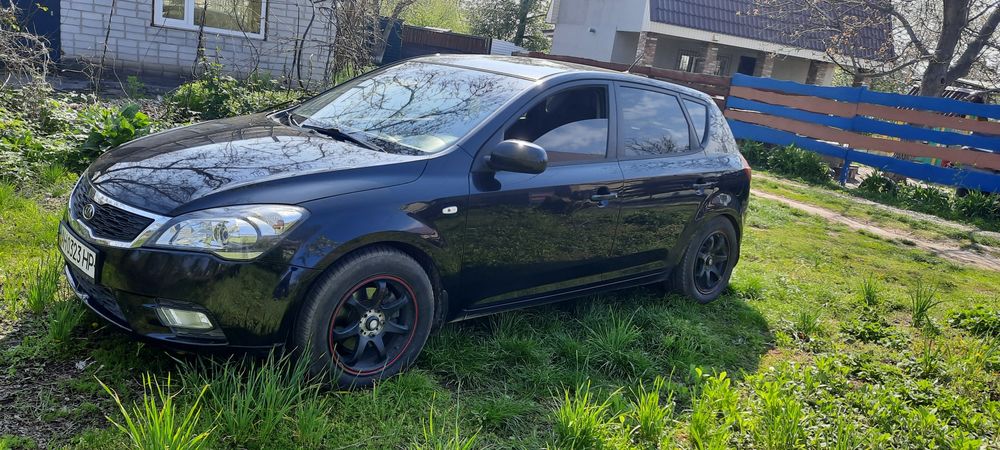 Автомобиль Kia Ceed 2009