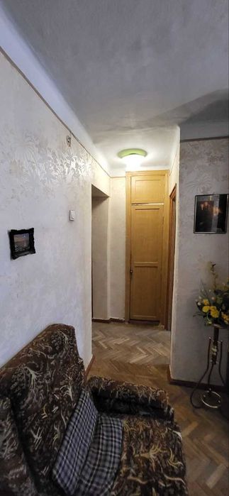 Продається простора 3-кімнатна квартира в Центрі