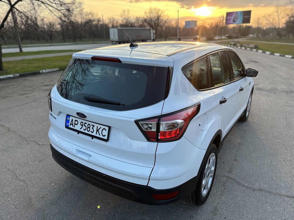 Продам Ford Escape