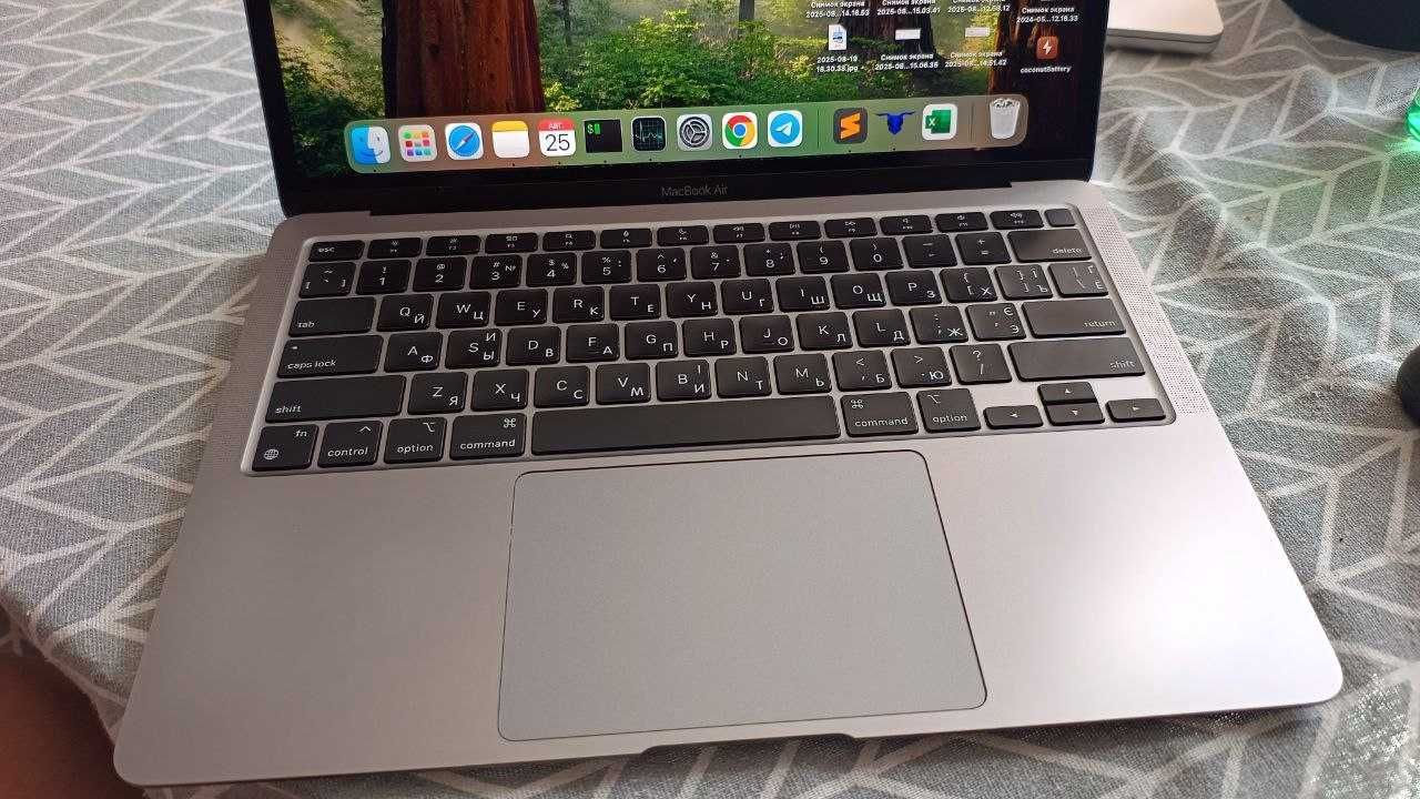 Macbook Air M1 8/256Gb 83% Повний комплект