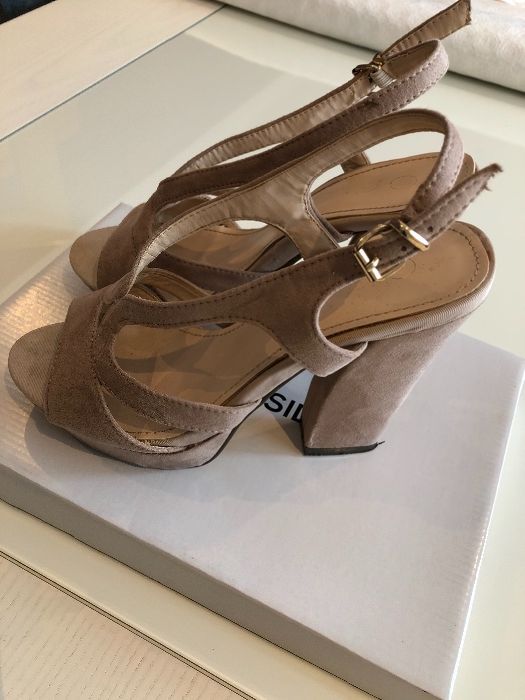 Sandálias rosa nude da Haity - tamanho 37