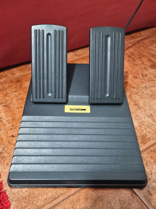 Volante e Pedais Clássicos (Anos 90) para PC - Impecável!