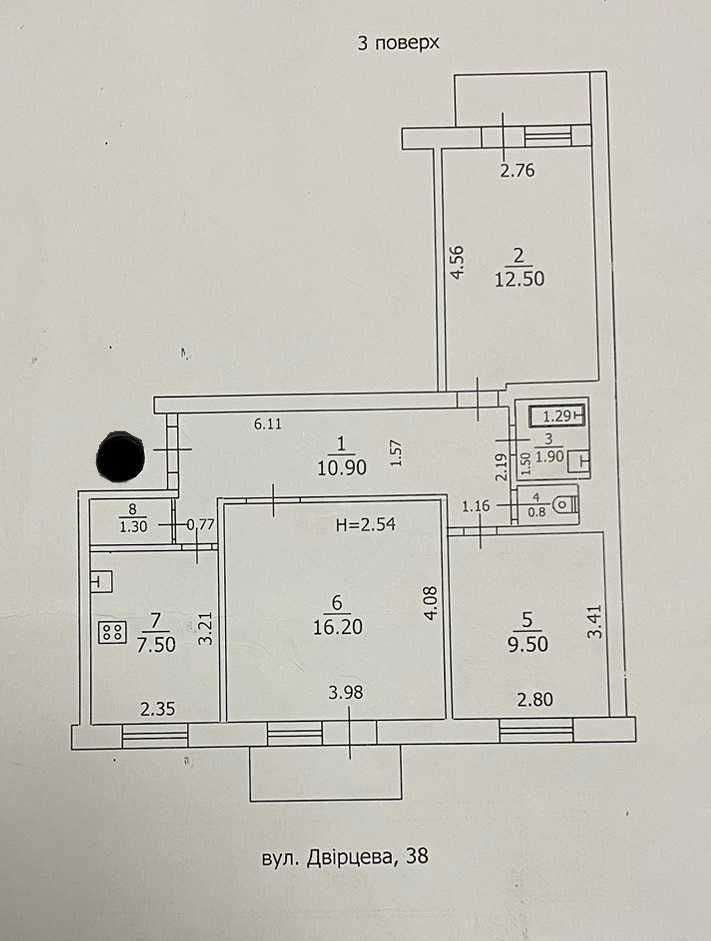 Три комнаты (начат ремонт) , Дворцовая 38 , рядом с 35 школой .