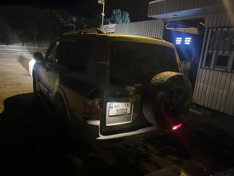 Міцубісі Паджеро,надійний джип,все працює.