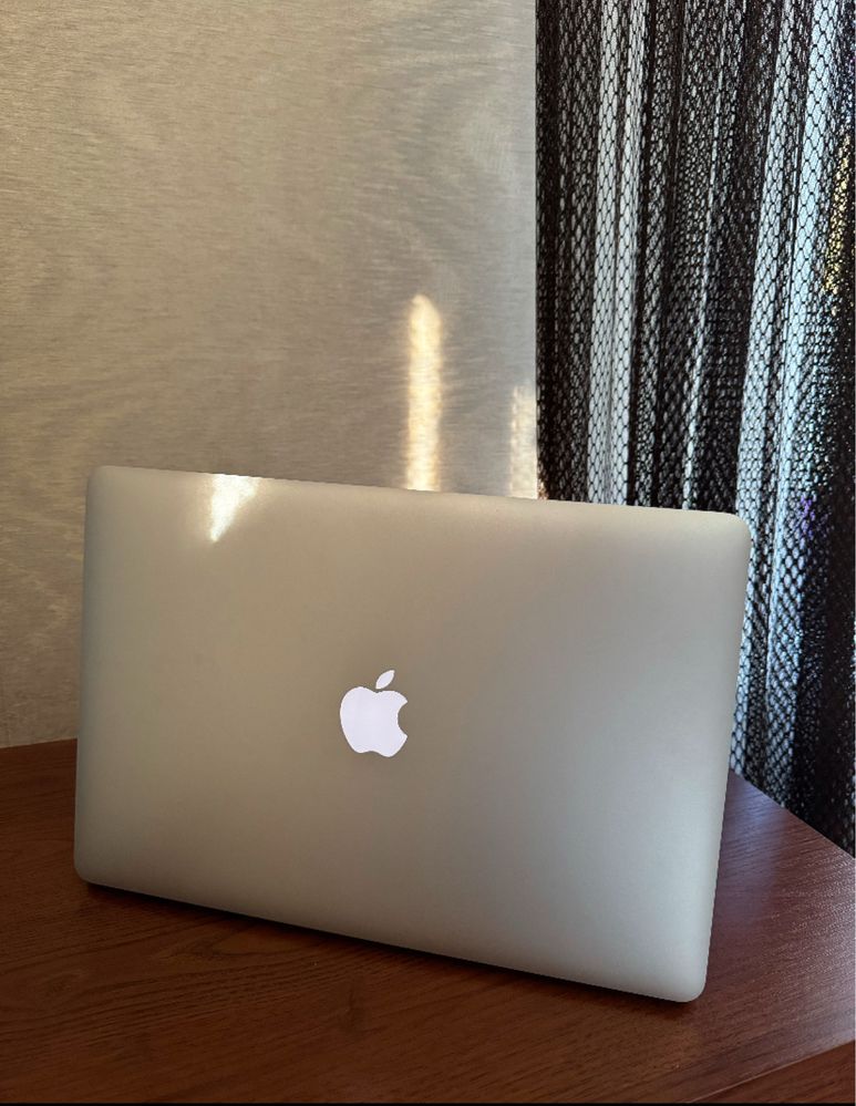 MacBook Pro 2015 року