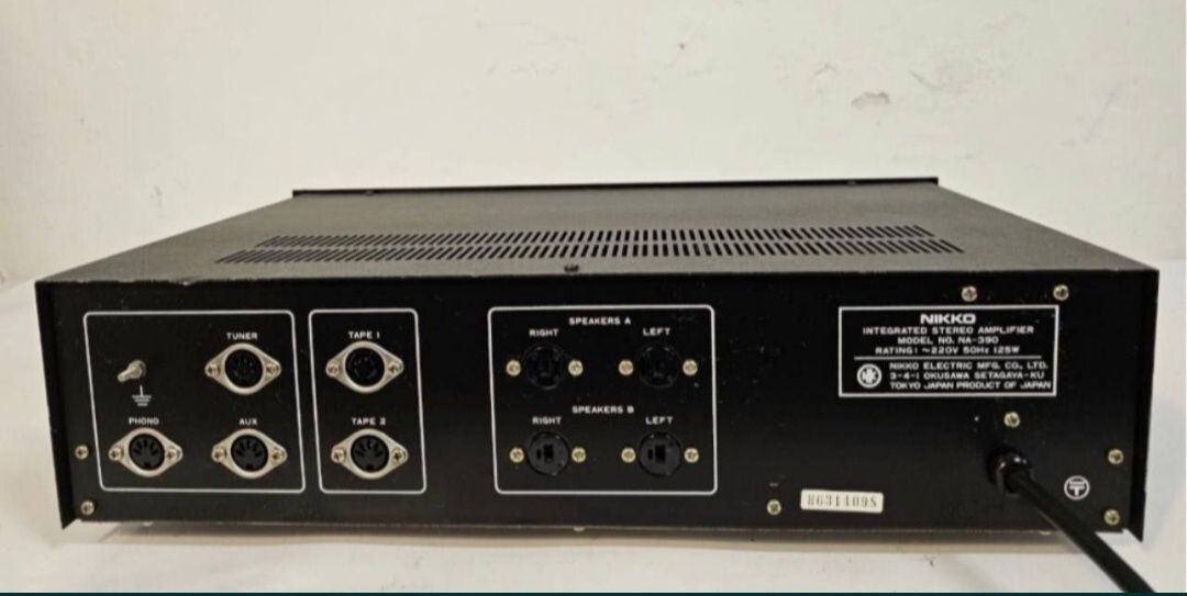 Amplituner stereo Nikko NA-390 II. Made in Japan.