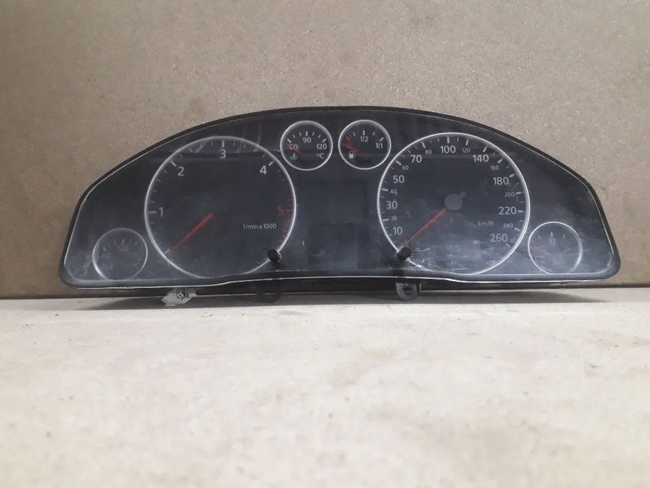 Licznik Audi A6 C5 2.5 TDI Europa 4B0920900Q