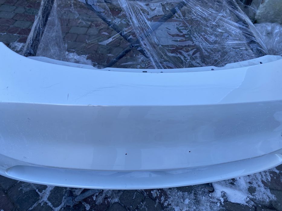 Продам бампер крило Tesla model 3/Y