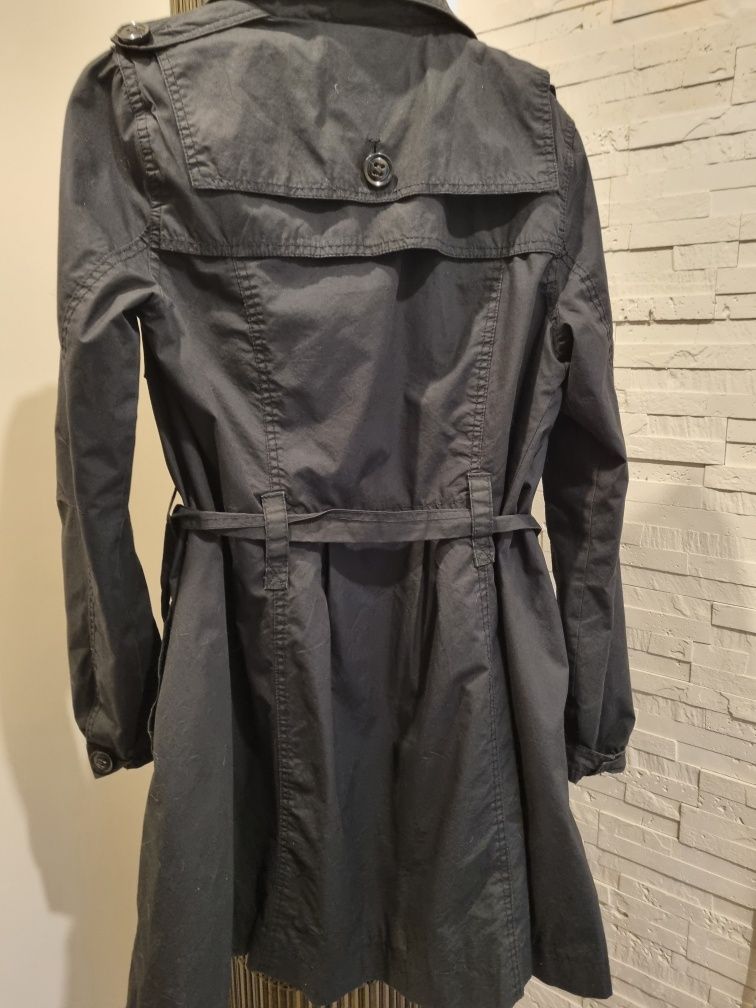 Klasyczny bawełniany trencz damski w kolorze czarnym rozmiar 36/38