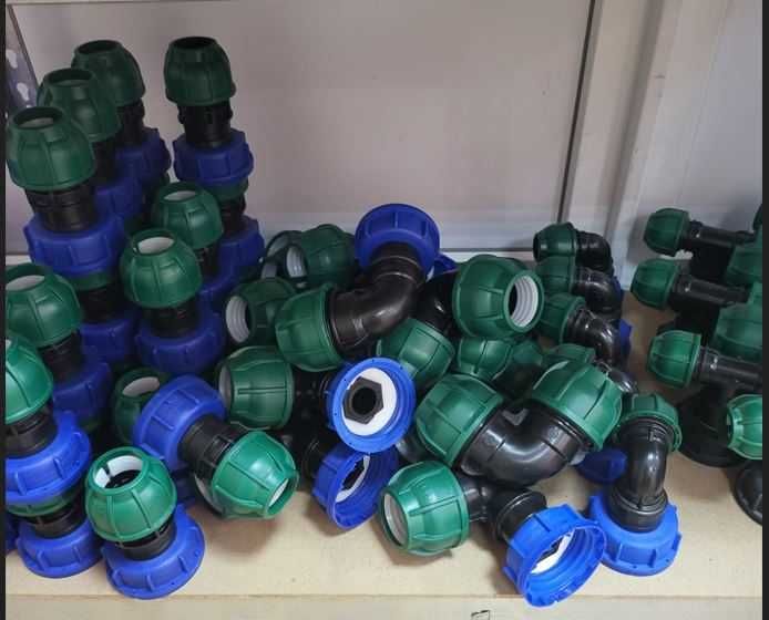 Крани, кришки, перехідники до єврокубів