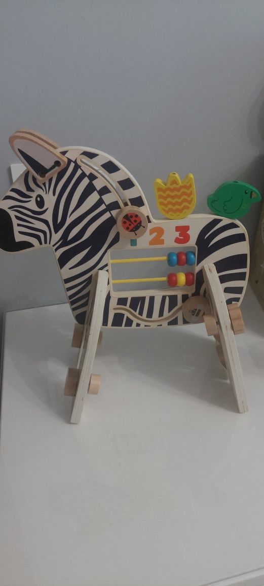 Drewniana zabawka zebra edukacyjna