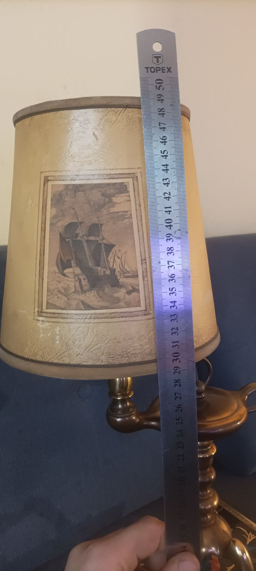Ciekawa lampa w kształcie lampy alladyna