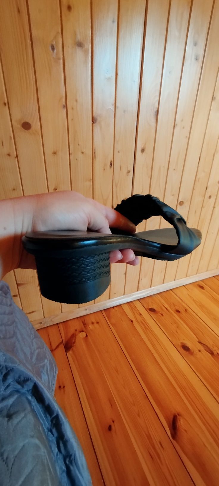 Czarne klapki. Rozmiar 38.