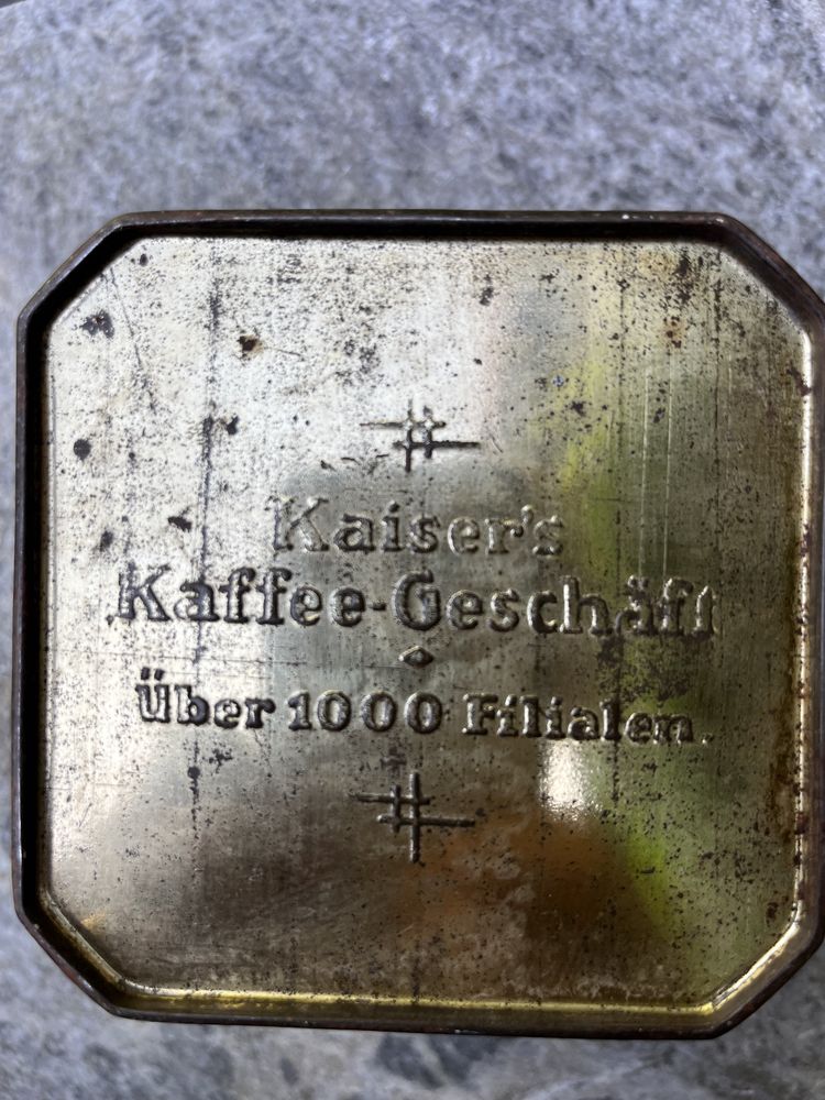 Kolekcjonerska puszka „Kaiser’s Kaffee Geschaft”