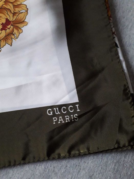 Lenço de Seda Estampado GUCCI