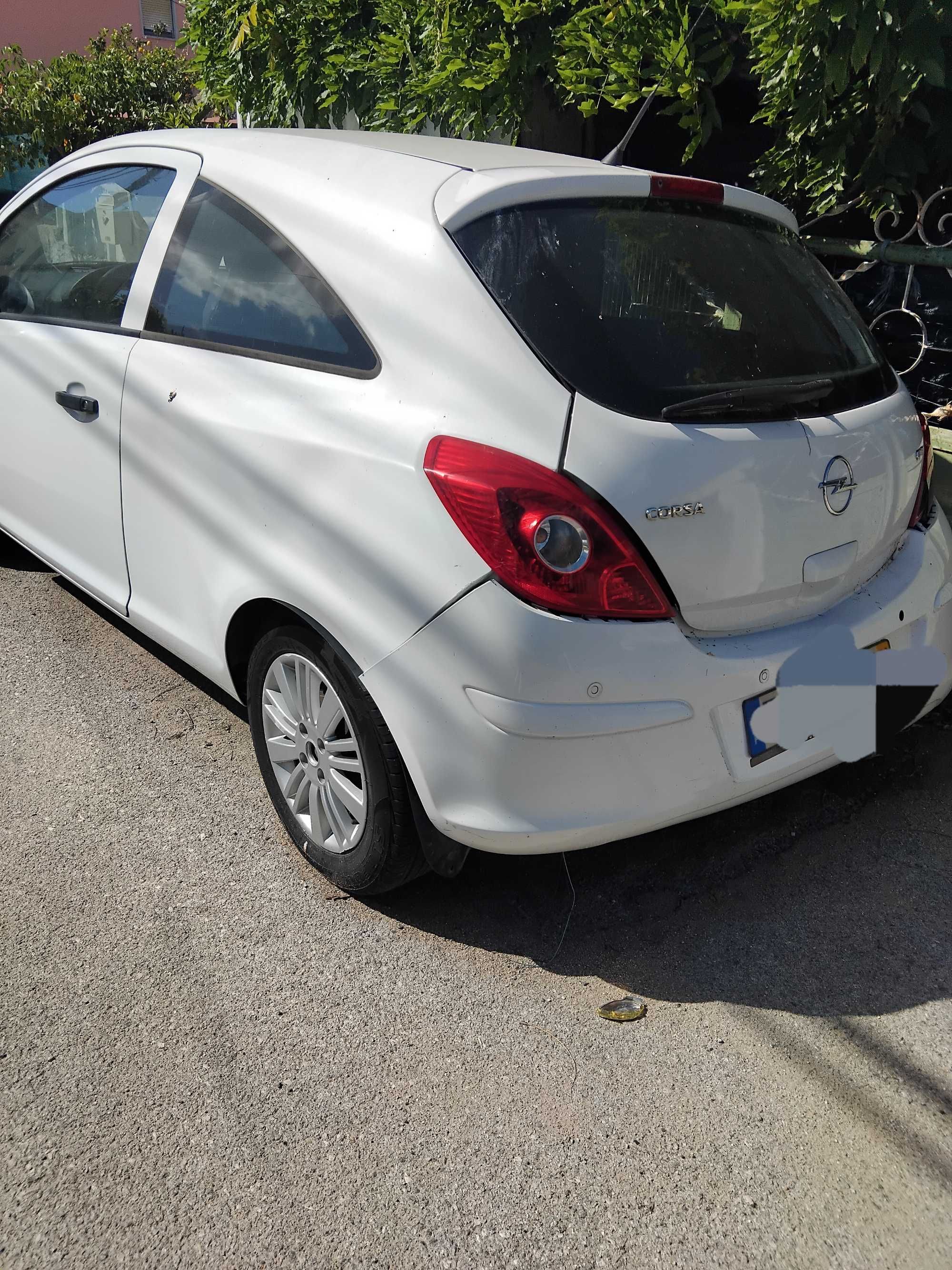 Opel Corsa Acidentado