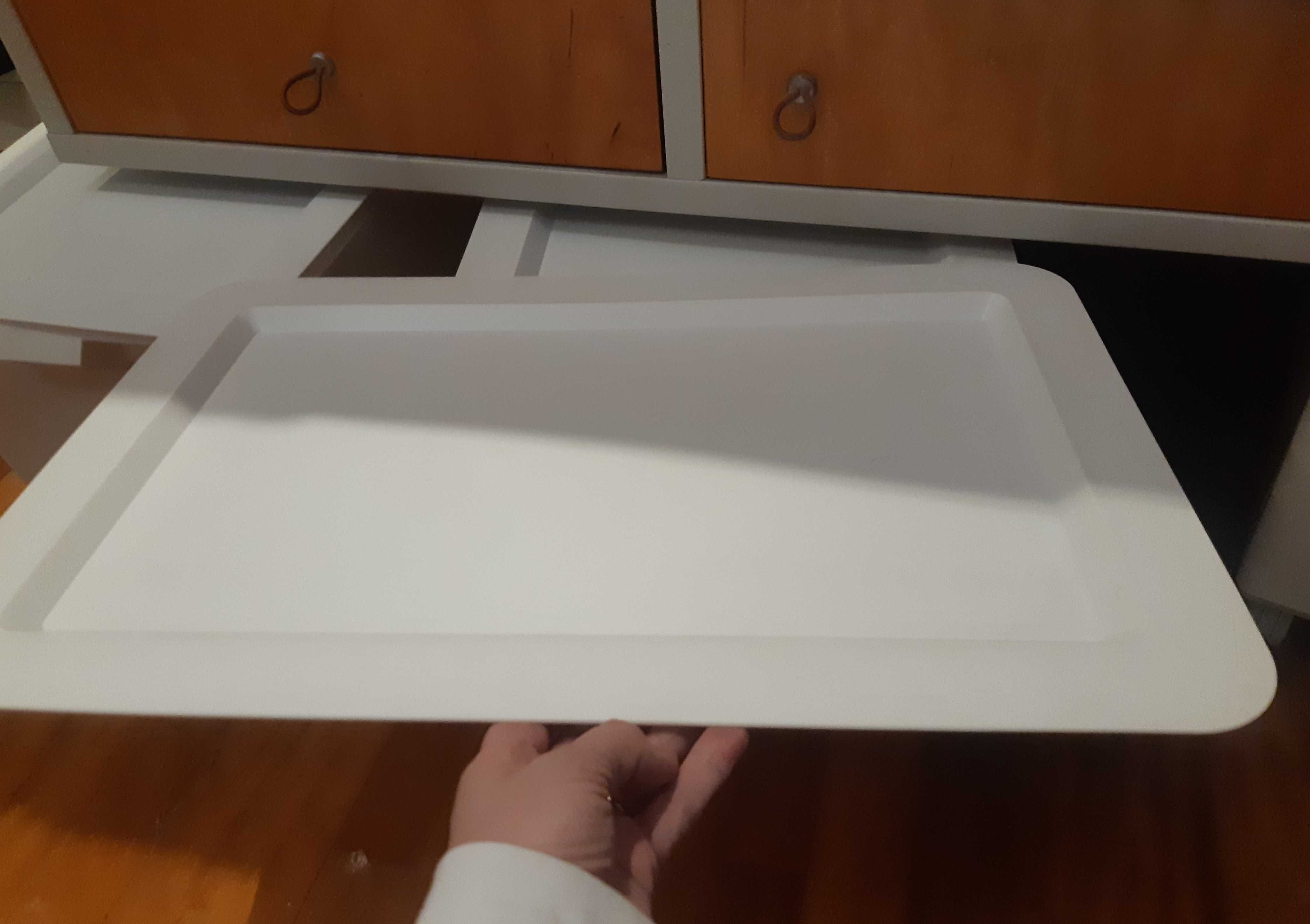 biały pojemnik kosz pudełko IKEA SLUGIS pod regał, szafkę, komodę