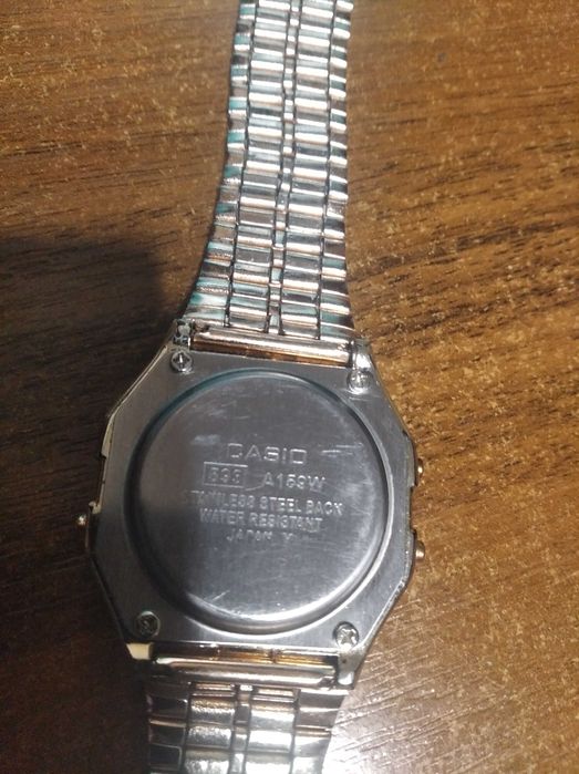Продам часы наручные