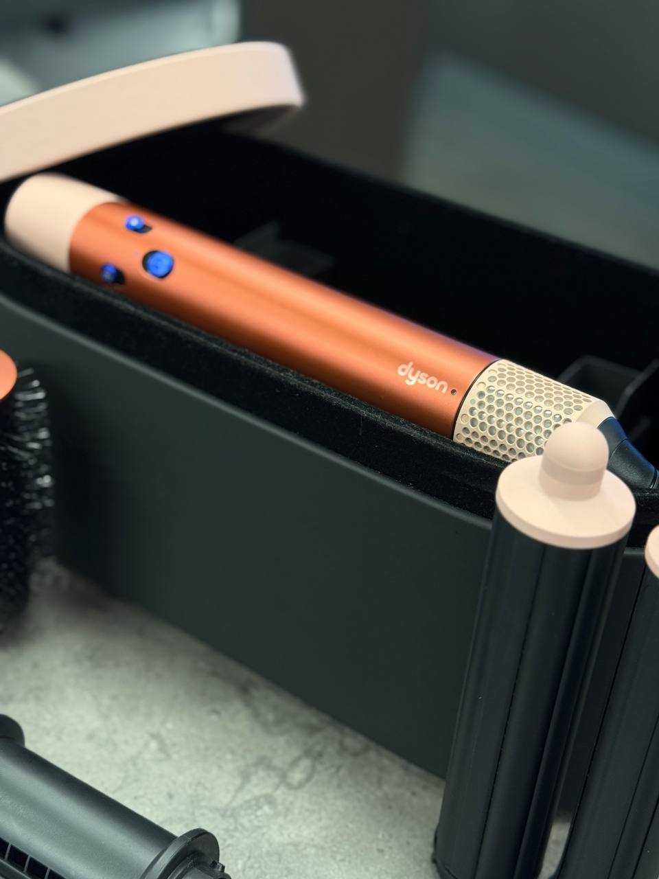 Стайлер для довгого волосся Dyson Complete Long Volumise Strawberry