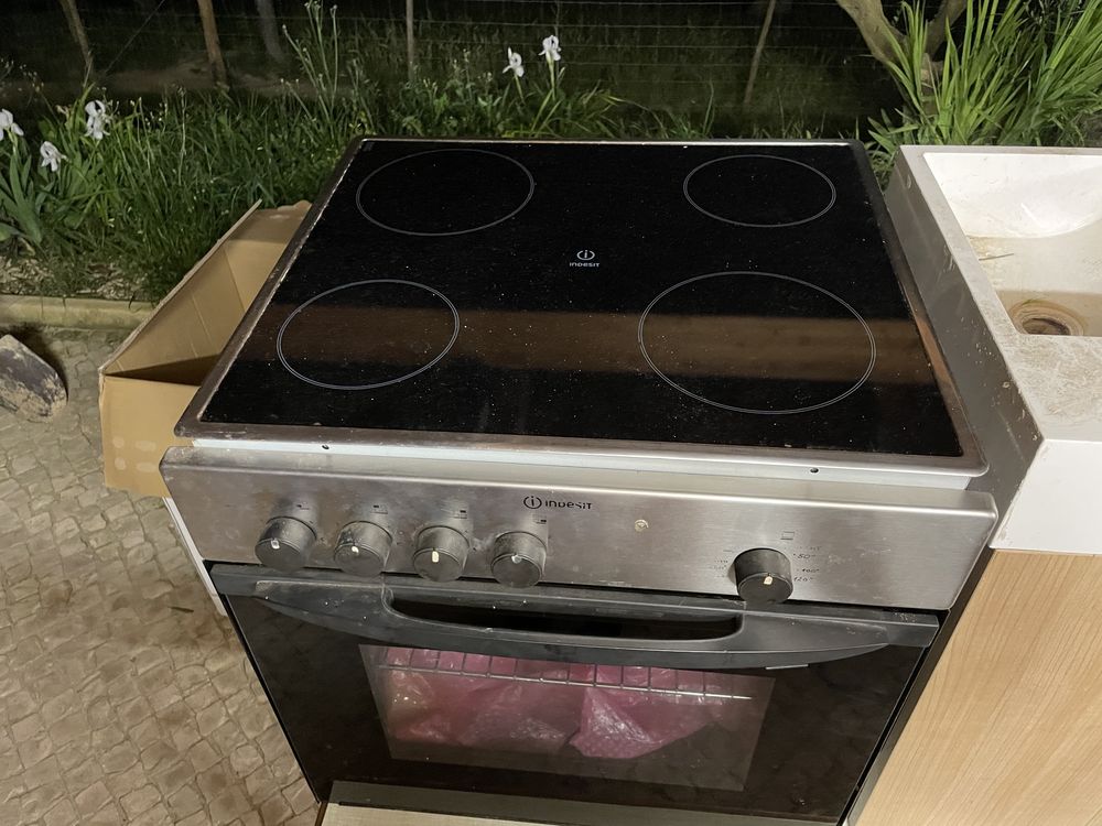 Forno e Placa Electrica Indesit