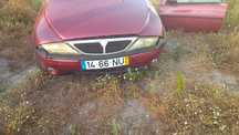 Carro  Lancia y vermelho