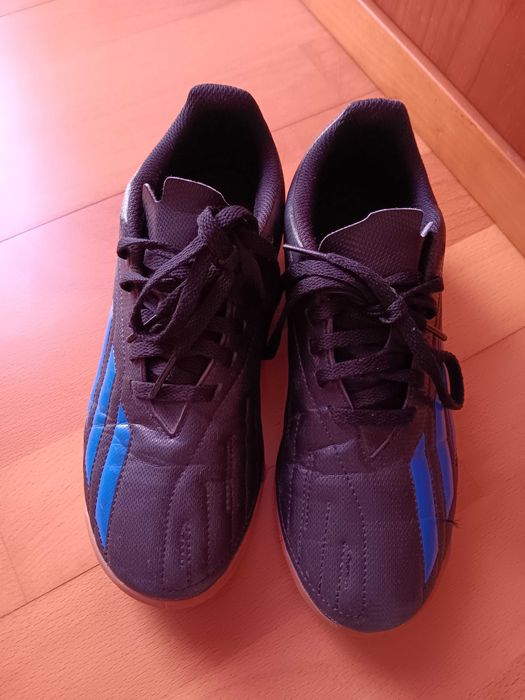 Chuteiras Adidas de futsal, 36